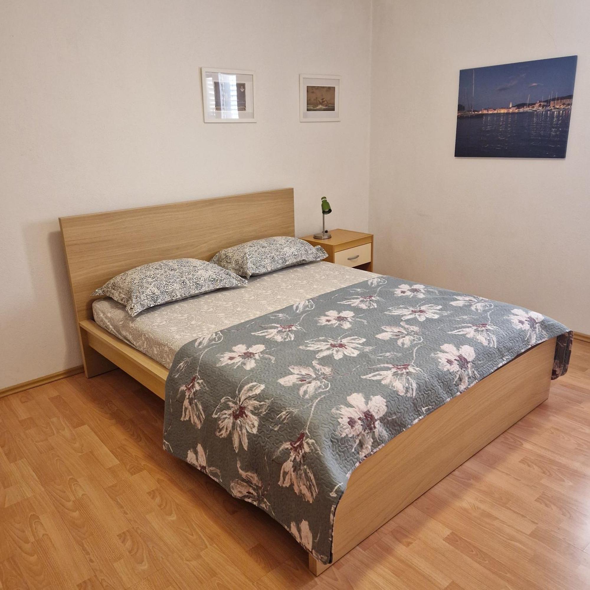 Apartments Marinko Stari Grad  Exterior photo