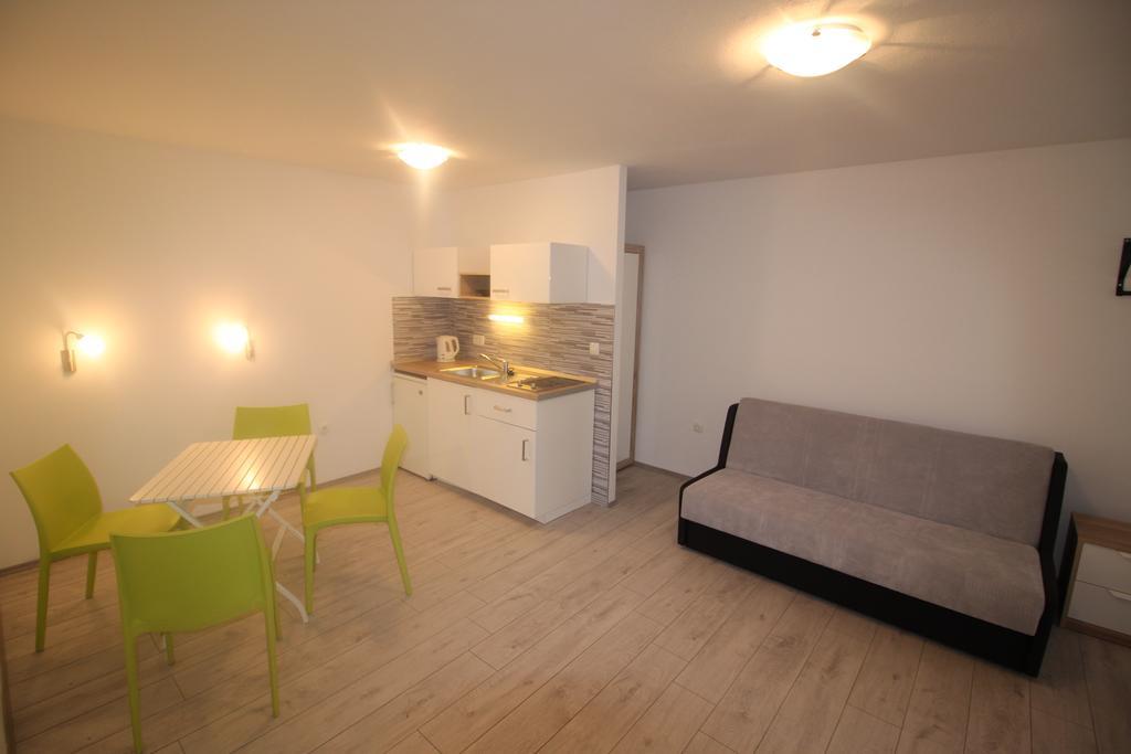 Apartments Marinko Stari Grad  Exterior photo