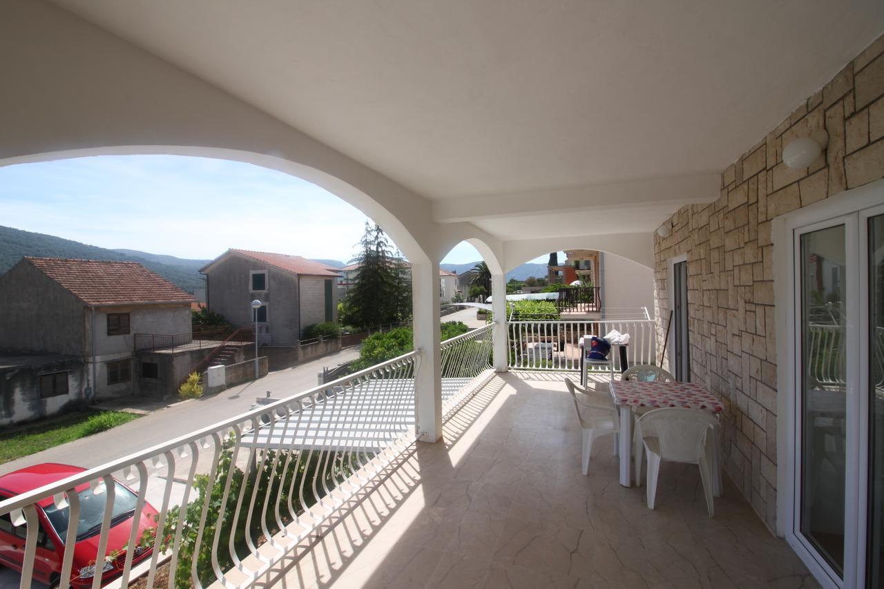 Apartments Marinko Stari Grad  Exterior photo